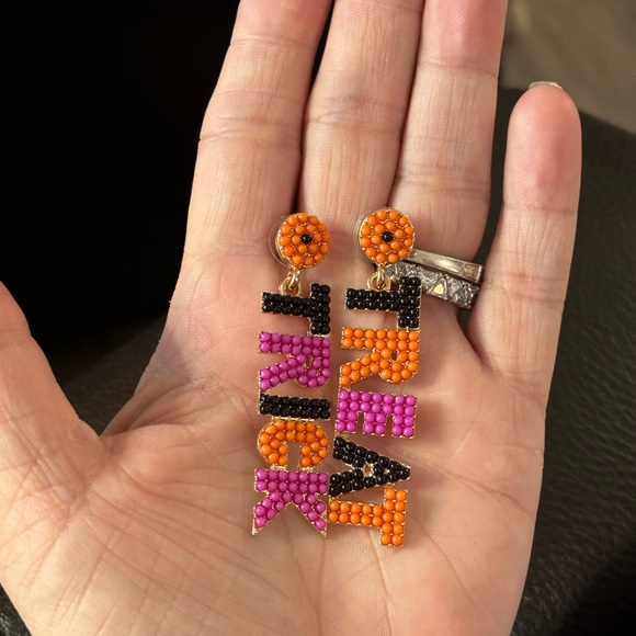 Halloween TRICK/ TREAT Design Beaded Dangle Earrings NEW - Picture 4 of 5